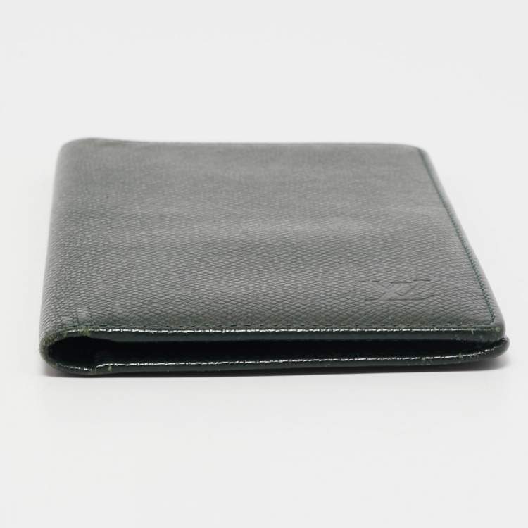 Pre Owned Louis Vuitton Green Taiga Leather Long Bifold Wallet