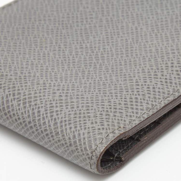 Pre Owned Louis Vuitton Grey Taiga Leather Bifold Wallet