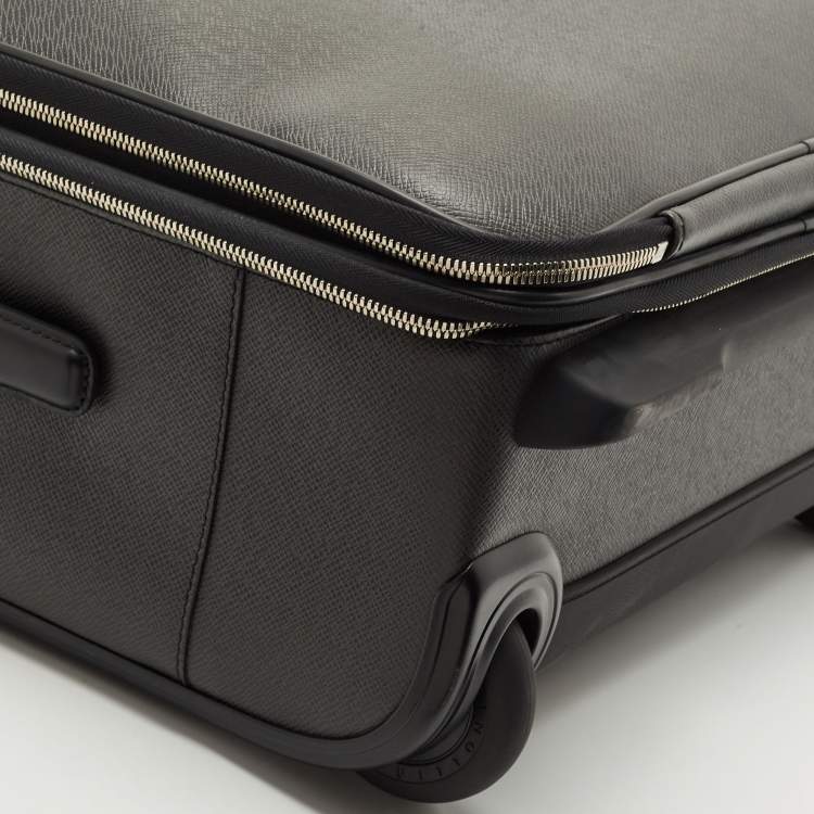 Pre Owned Louis Vuitton Black Taiga Leather Pegase Legere 55 Business Suitcase