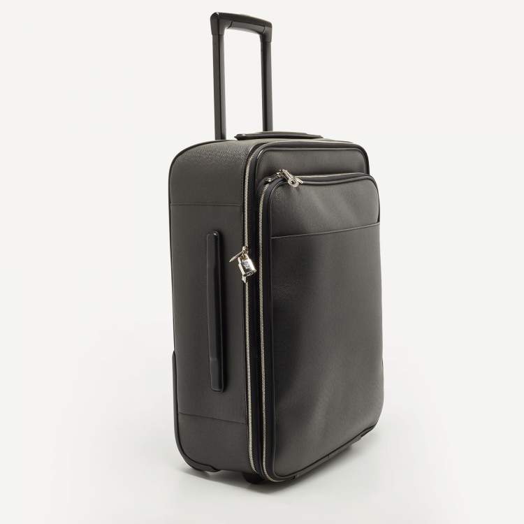 Pre Owned Louis Vuitton Black Taiga Leather Pegase Legere 55 Business Suitcase