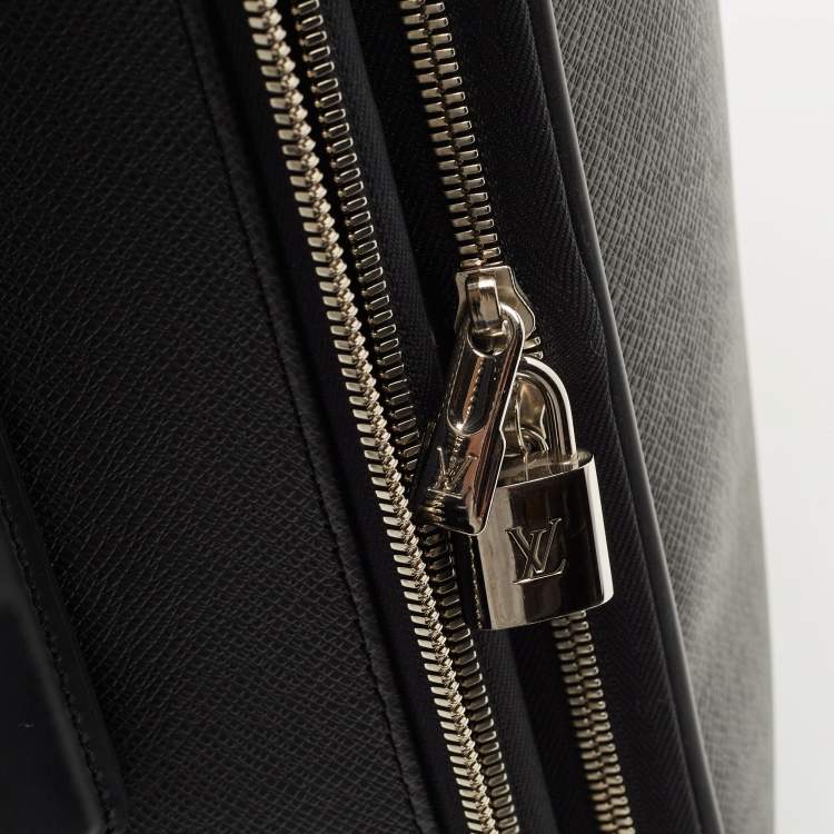 Pre Owned Louis Vuitton Black Taiga Leather Pegase Legere 55 Business Suitcase