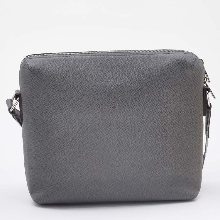 Pre Owned Louis Vuitton Grey Taiga Leather Grigori PM Messenger Bag