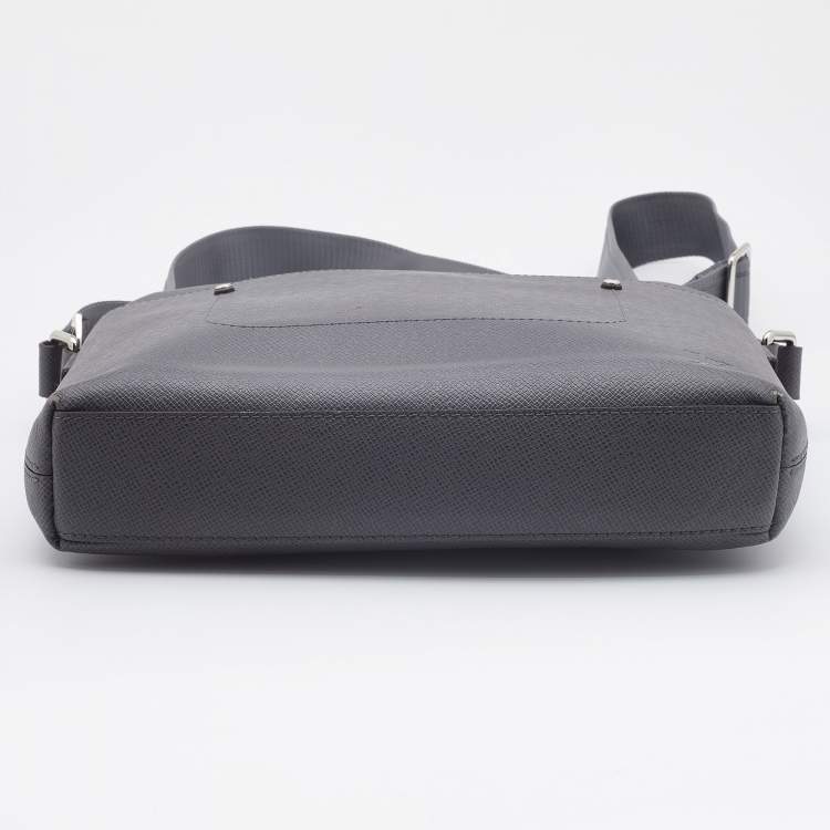 Pre Owned Louis Vuitton Grey Taiga Leather Grigori PM Messenger Bag