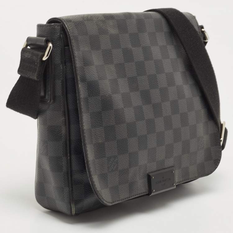 Pre Owned Louis Vuitton Damier Graphite Canvas District PM Bag