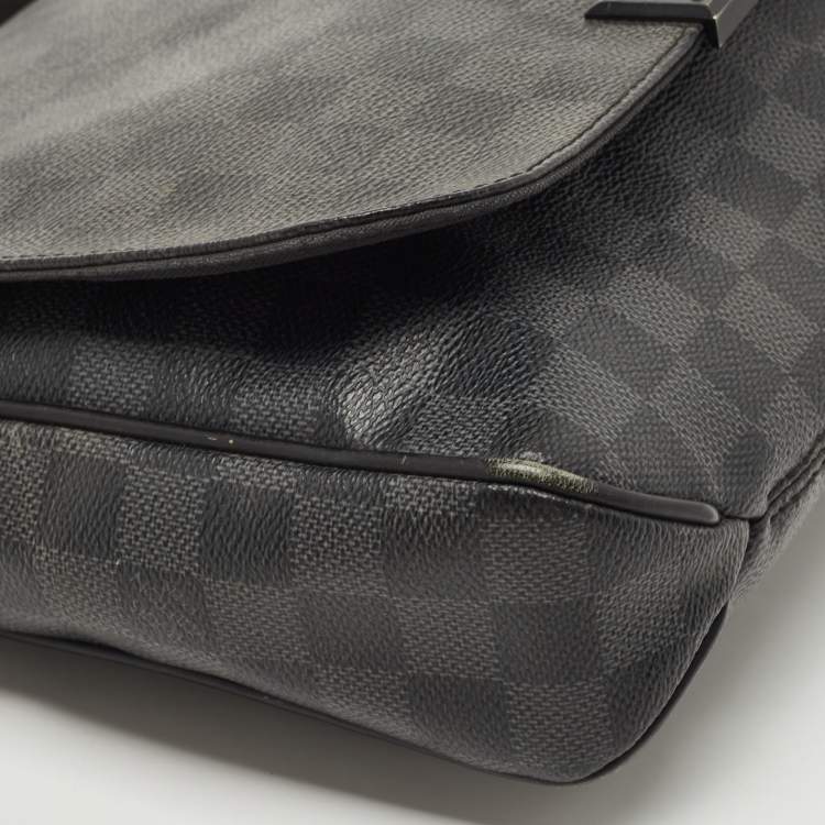Pre Owned Louis Vuitton Damier Graphite Canvas District PM Bag