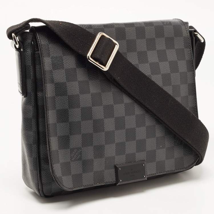 Pre Owned Louis Vuitton Damier Graphite Canvas District PM Bag
