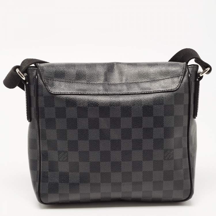 Pre Owned Louis Vuitton Damier Graphite Canvas District PM Bag