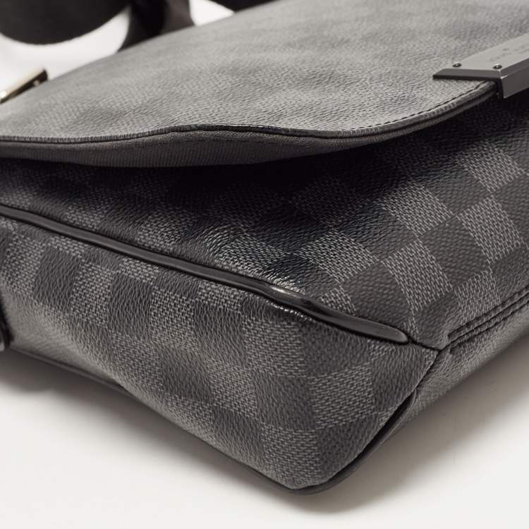 Pre Owned Louis Vuitton Damier Graphite Canvas District PM Bag