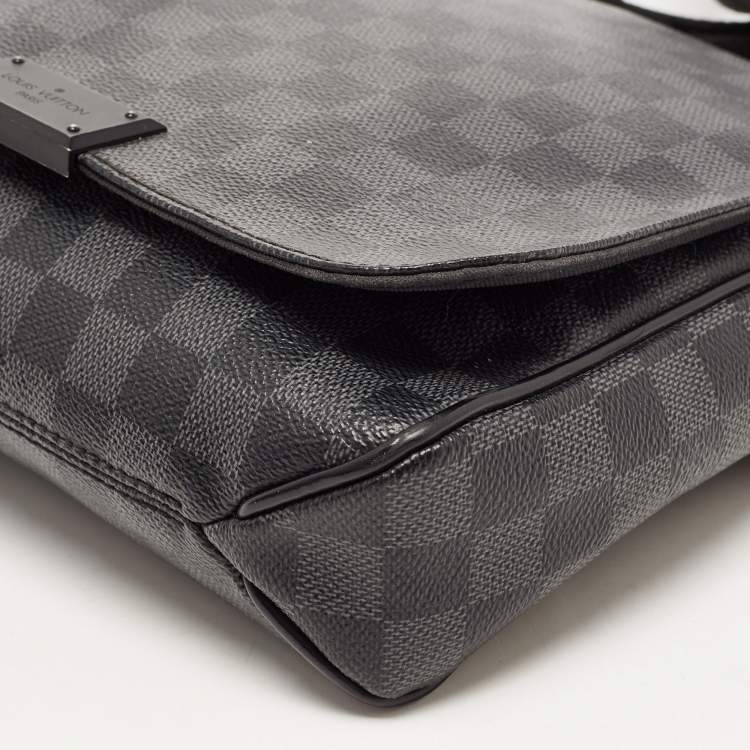 Pre Owned Louis Vuitton Damier Graphite Canvas District PM Bag