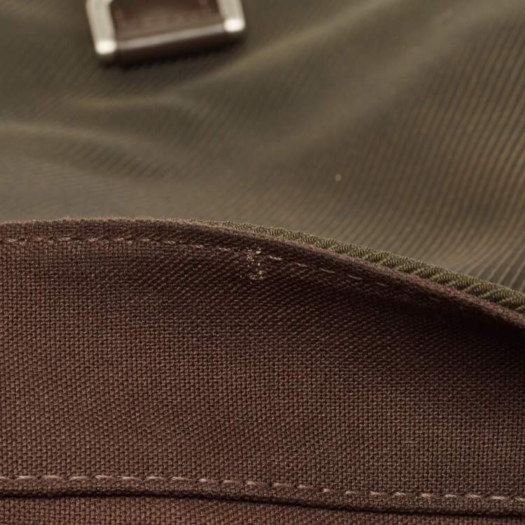 Pre Owned Louis Vuitton Black/Green Taiga Leather Dersou Messenger Bag