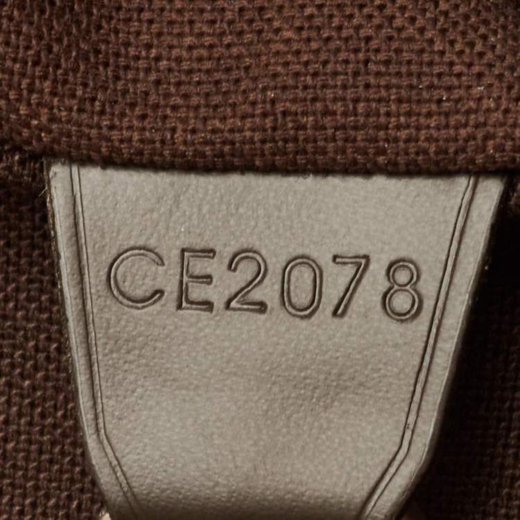 Pre Owned Louis Vuitton Black/Green Taiga Leather Dersou Messenger Bag