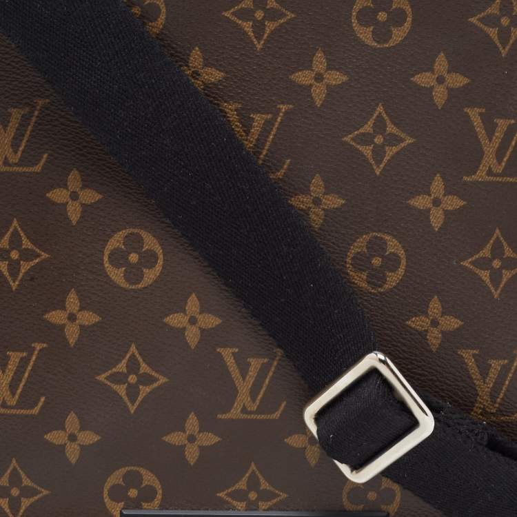 Pre Owned Louis Vuitton Monogram Canvas District PM Bag