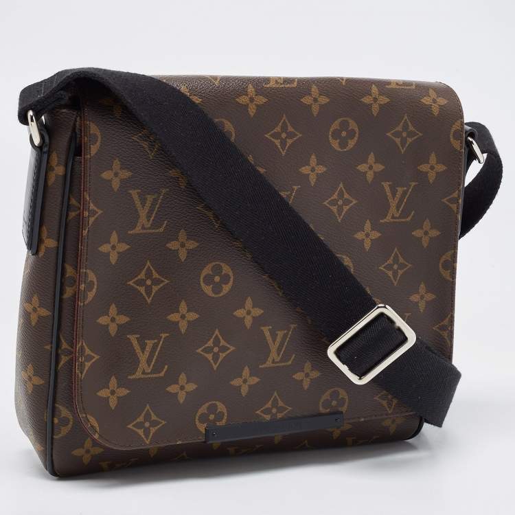 Pre Owned Louis Vuitton Monogram Canvas District PM Bag