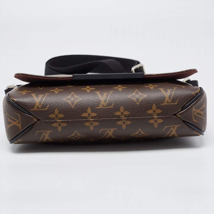 Pre Owned Louis Vuitton Monogram Canvas District PM Bag