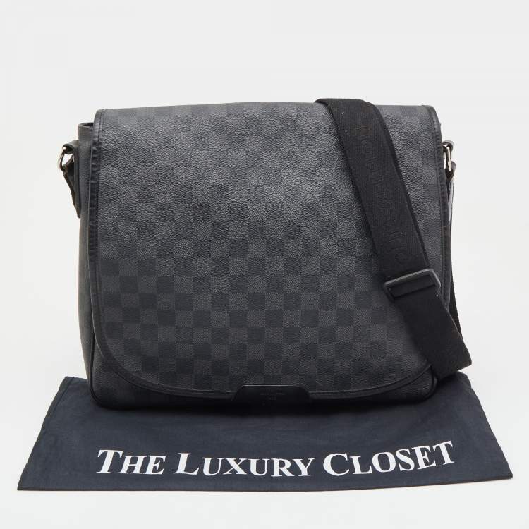 Pre Owned Louis Vuitton Damier Graphite Canvas District MM Bag
