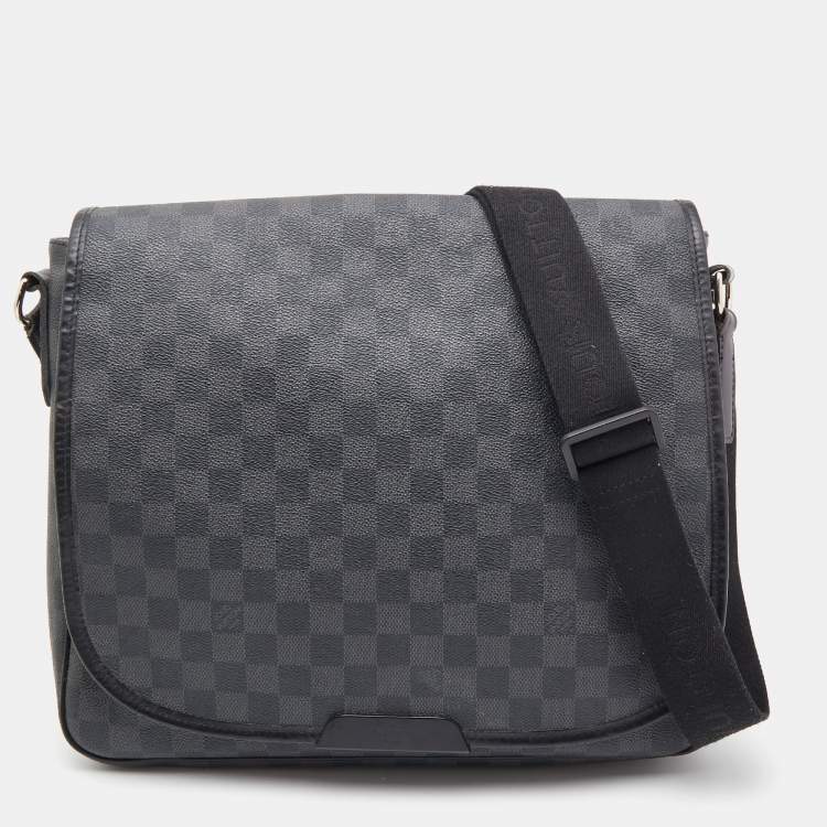 Louis Vuitton, Bags, District Gm Damier Graphite Canvas Messenger Bag