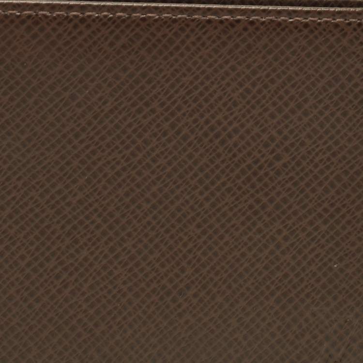 Pre Owned Louis Vuitton Pepper Taiga Leather Bifold Wallet