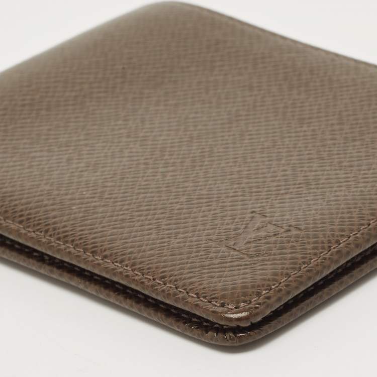 Pre Owned Louis Vuitton Pepper Taiga Leather Bifold Wallet