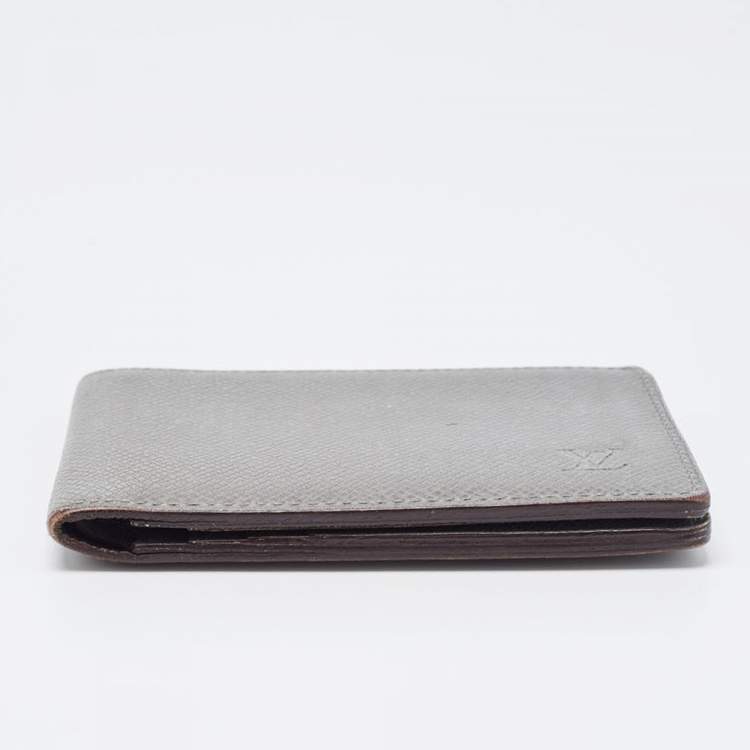 Pre Owned Louis Vuitton Grey Taiga Leather Bifold Wallet