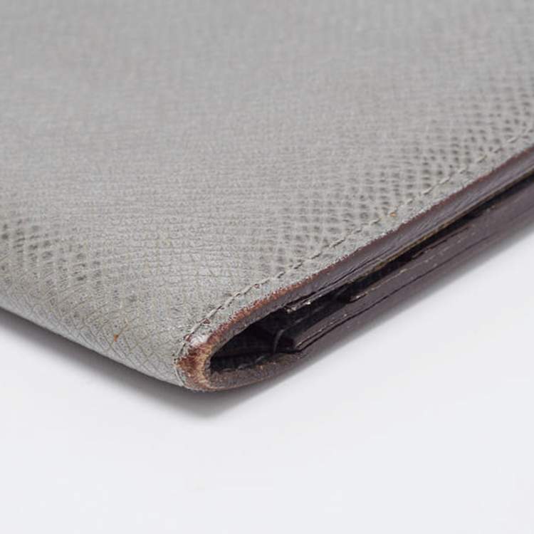 Pre Owned Louis Vuitton Grey Taiga Leather Bifold Wallet