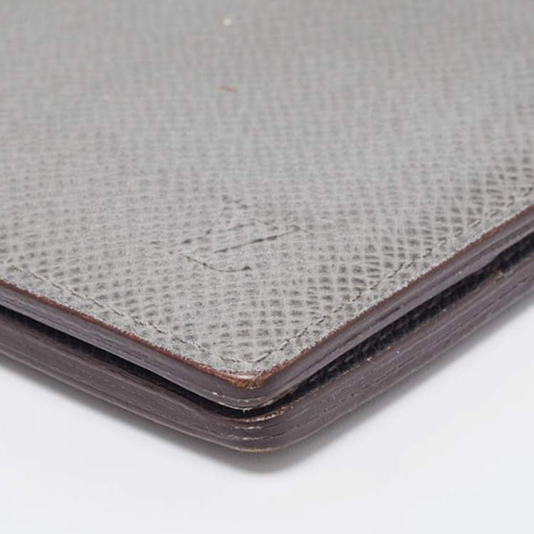 Pre Owned Louis Vuitton Grey Taiga Leather Bifold Wallet