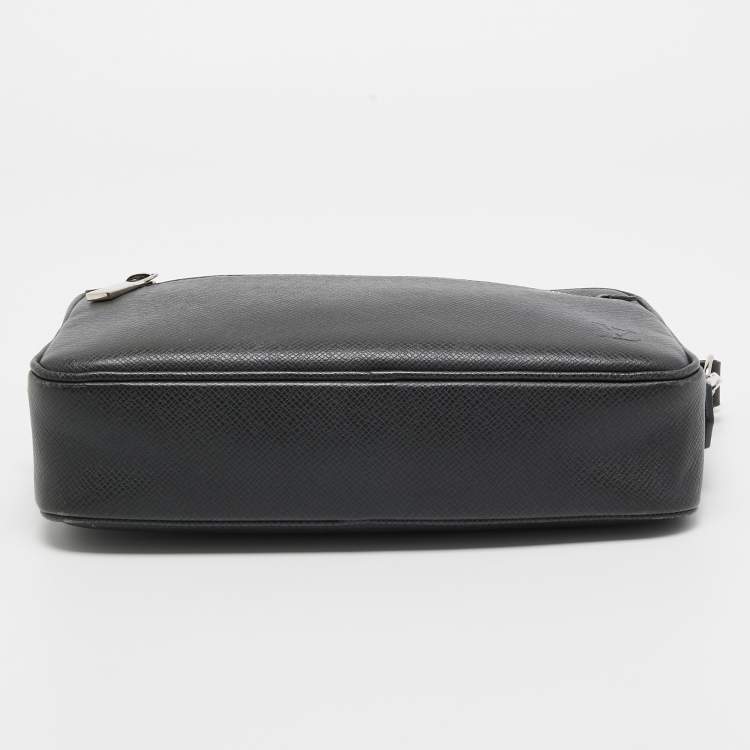Pre Owned Louis Vuitton Black Taiga Leather Kasai Clutch Bag