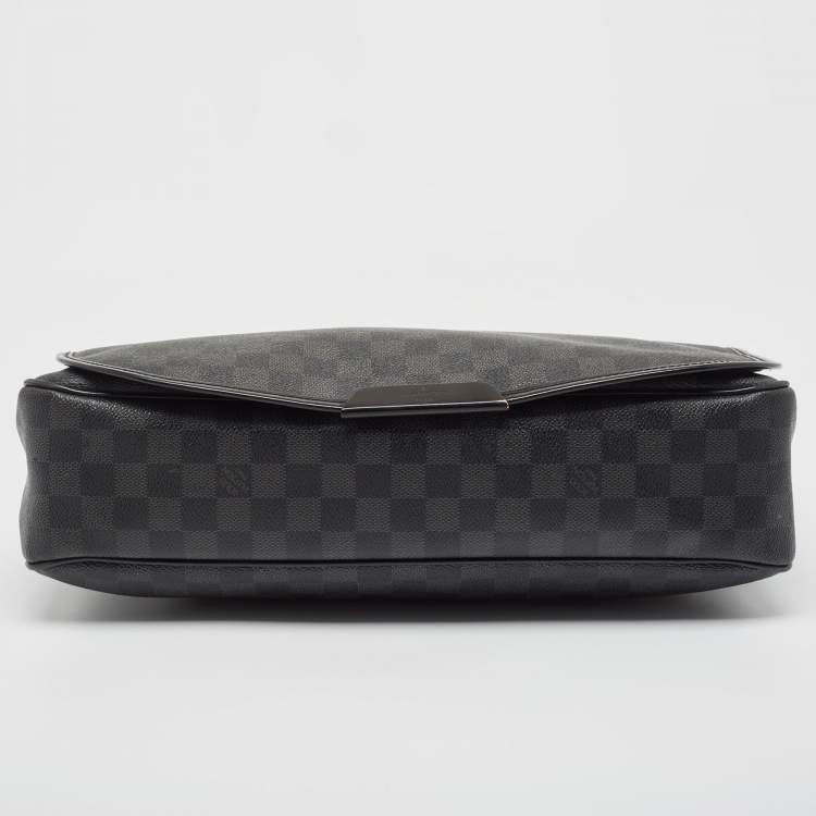 Pre Owned Louis Vuitton Damier Graphite Canvas Daniel GM Bag
