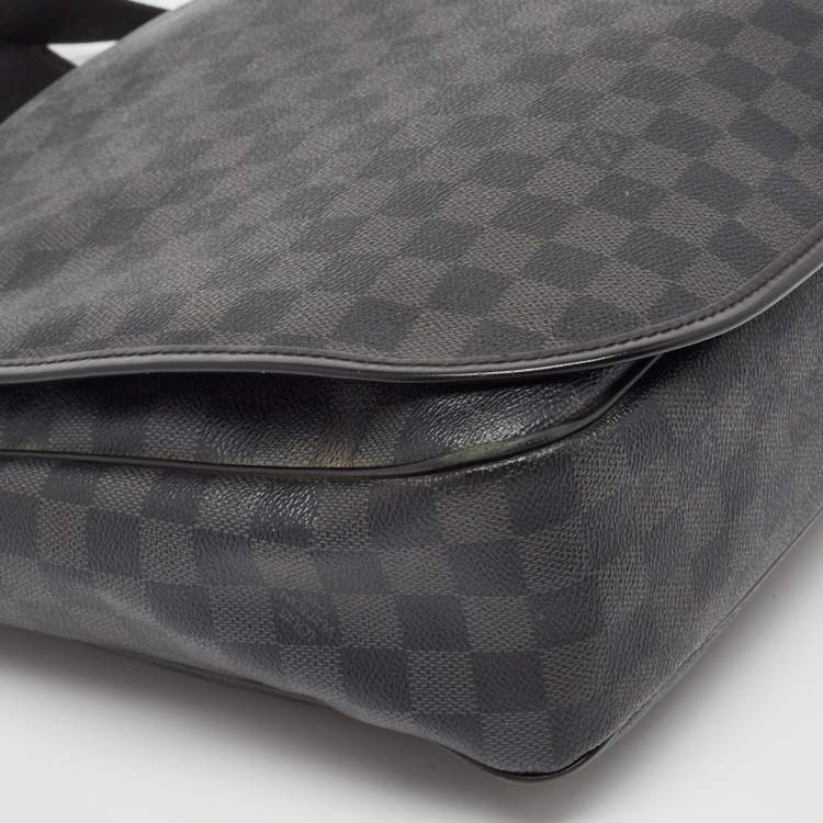 Pre Owned Louis Vuitton Damier Graphite Canvas Daniel GM Bag
