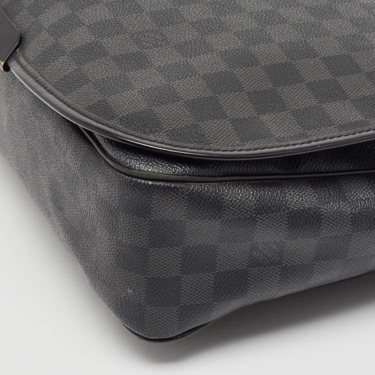 Pre Owned Louis Vuitton Damier Graphite Canvas Daniel GM Bag