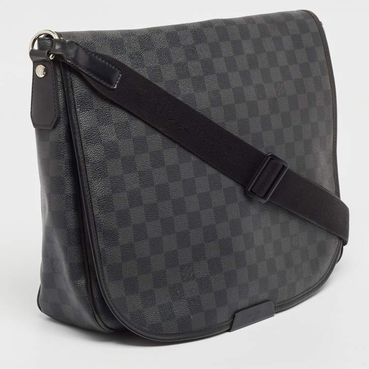 Pre Owned Louis Vuitton Damier Graphite Canvas Daniel GM Bag