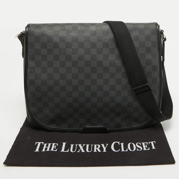 Pre Owned Louis Vuitton Damier Graphite Canvas Daniel GM Bag