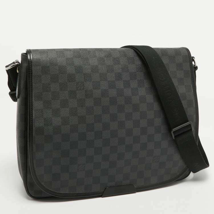 Pre Owned Louis Vuitton Damier Graphite Canvas Daniel GM Bag