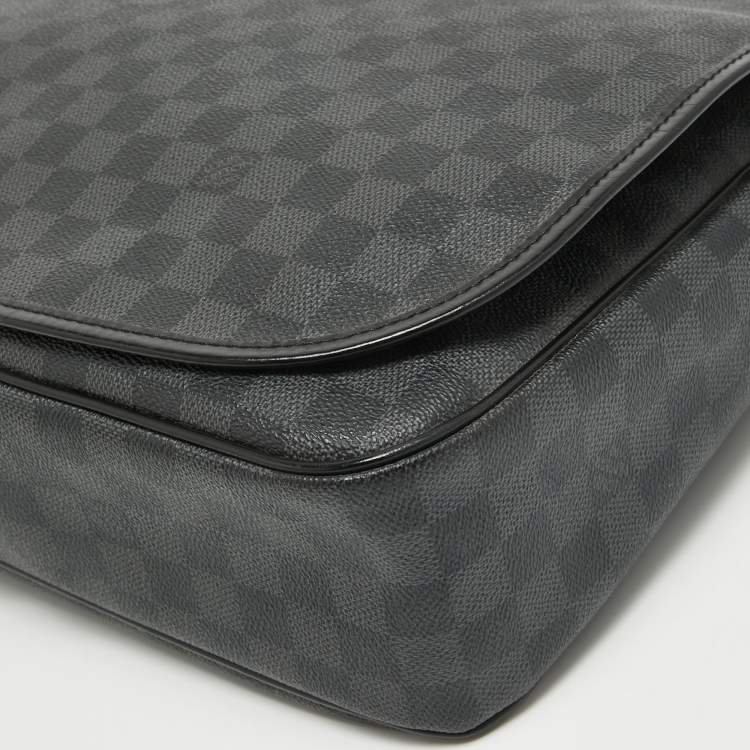 Pre Owned Louis Vuitton Damier Graphite Canvas Daniel GM Bag