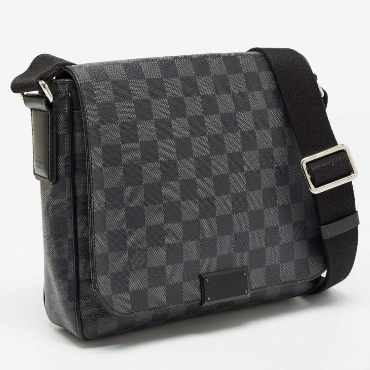Pre Owned Louis Vuitton Damier Graphite Canvas District PM Bag