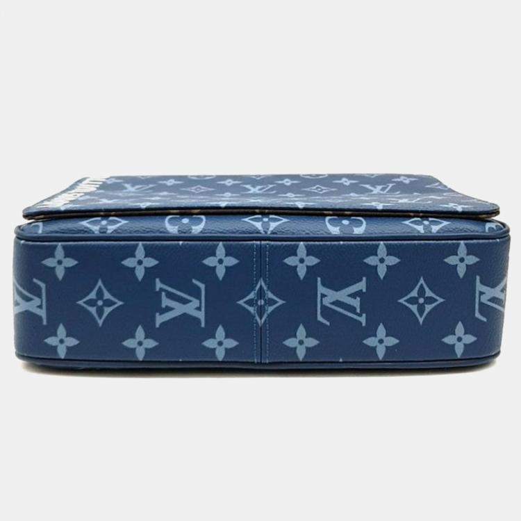 Pre Owned Louis Vuitton Blue Monogram District PM handbag