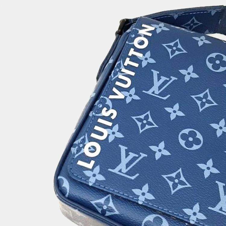 Pre Owned Louis Vuitton Blue Monogram District PM handbag