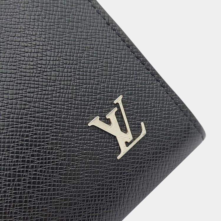 Pre Owned Louis Vuitton Taiga Pochette Voyage MM M30450 handbag