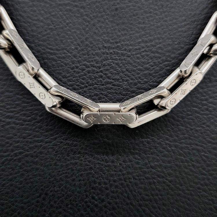 Pre Owned Louis Vuitton Silver Chain Necklace