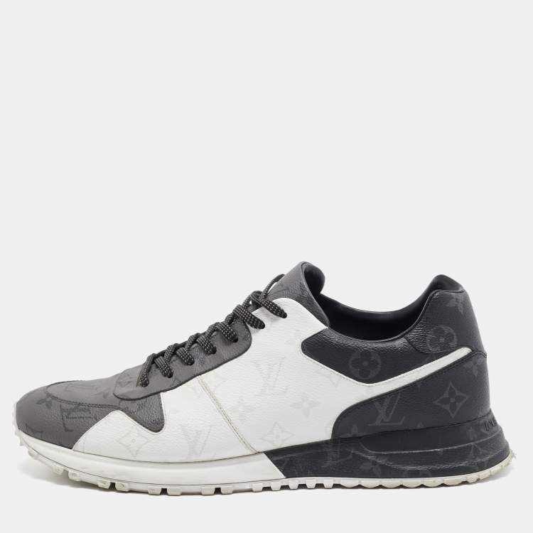 مملوكة مسبقًا Louis Vuitton White/Grey Monogram Canvas Run Away Sneakers Size 44.5