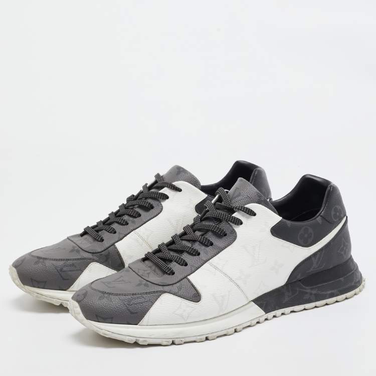مملوكة مسبقًا Louis Vuitton White/Grey Monogram Canvas Run Away Sneakers Size 44.5