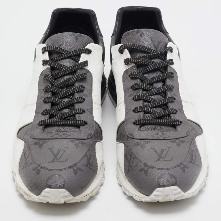 مملوكة مسبقًا Louis Vuitton White/Grey Monogram Canvas Run Away Sneakers Size 44.5