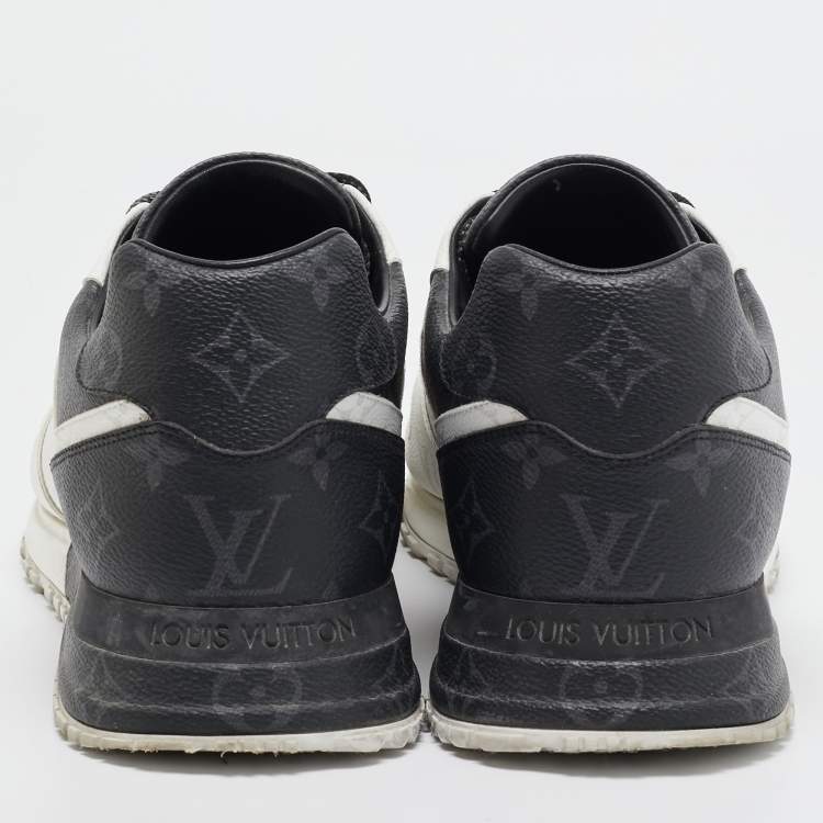 مملوكة مسبقًا Louis Vuitton White/Grey Monogram Canvas Run Away Sneakers Size 44.5