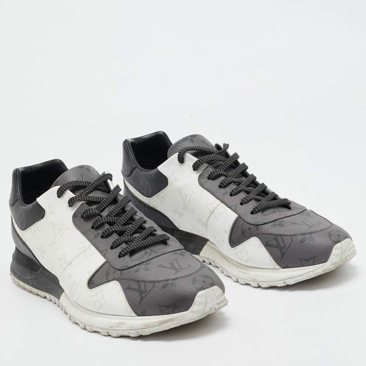 مملوكة مسبقًا Louis Vuitton White/Grey Monogram Canvas Run Away Sneakers Size 44.5
