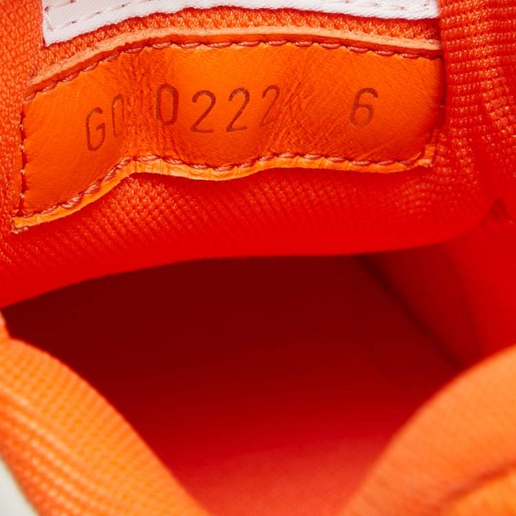 مملوكة مسبقًا Louis Vuitton Orange Monogram Denim LV Trainer Sneakers Size 40