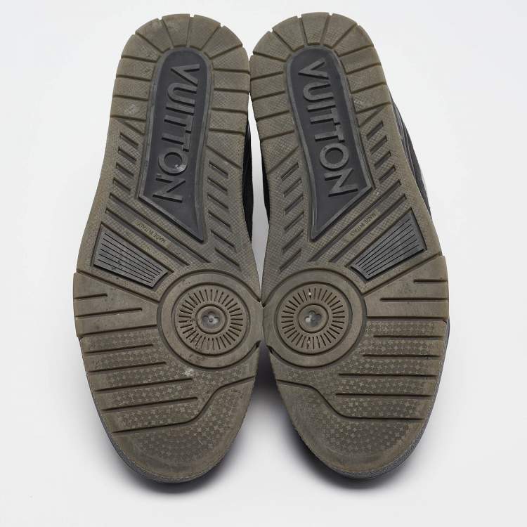 مملوكة مسبقًا Louis Vuitton Grey Fabric and Suede Low Top Sneakers 42.5