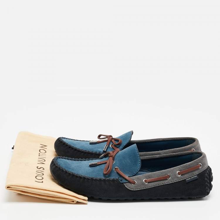 مملوكة مسبقًا Louis Vuitton Dark Tricolor Suede And Leather Logo Bow Slip On Loafers Size 43