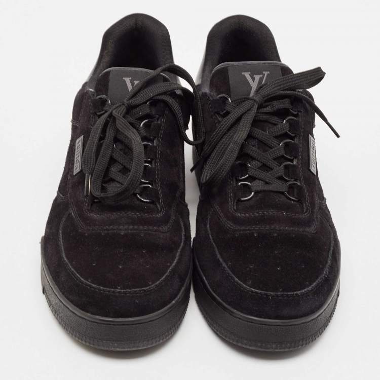 مملوكة مسبقًا Louis Vuitton Black Leather and Suede LV Trainer Lace Up Sneakers Size 43