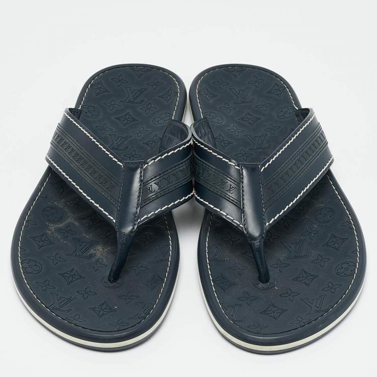 مملوكة مسبقًا Louis Vuitton Navy Blue Leather and Rubber Thong Sandals Size 43