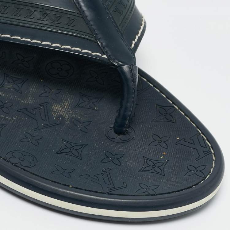 مملوكة مسبقًا Louis Vuitton Navy Blue Leather and Rubber Thong Sandals Size 43