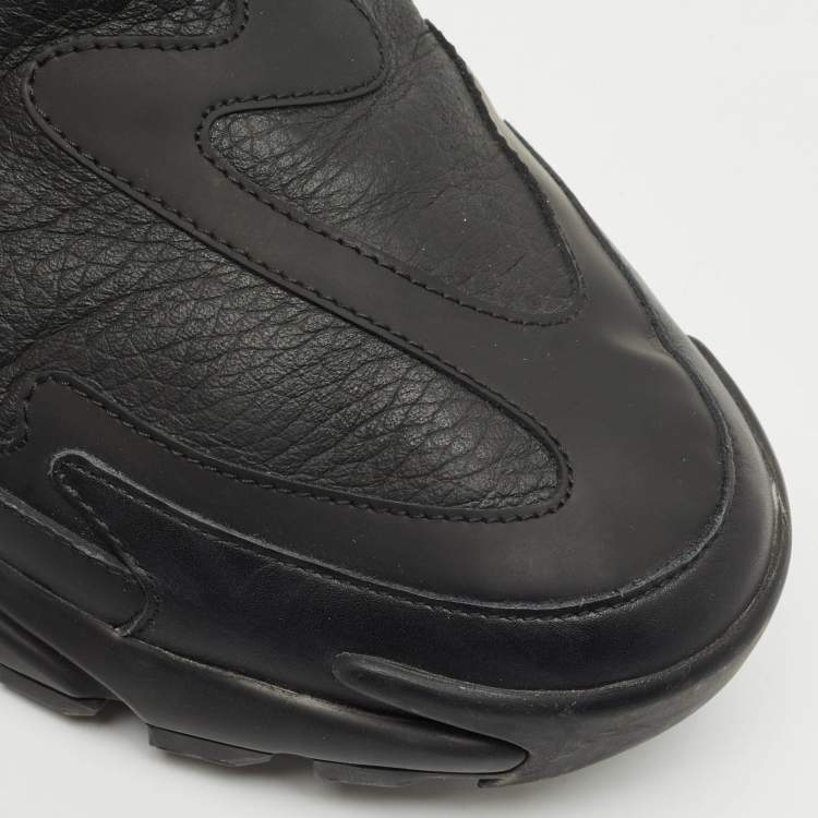 مملوكة مسبقًا Louis Vuitton Black Leather LV Runner Tatic Sneaker Mules Size 45